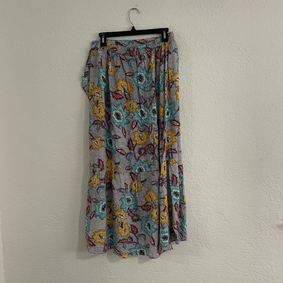 BCBGeneration Floral Print Set - Picture 9 of 11